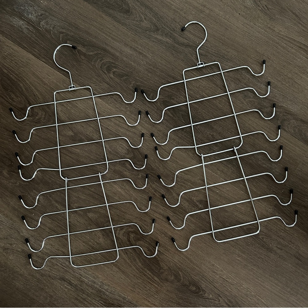 Set of 2 Extended Clothes Hangers
